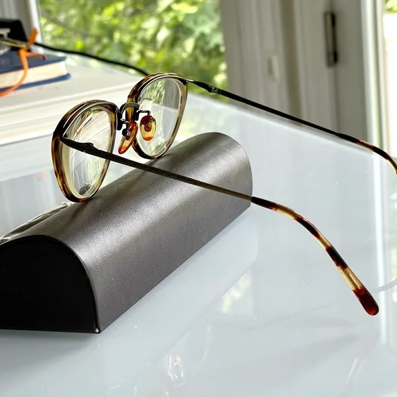 Oliver Peoples OP-9 Vintage 1980s Tortoise Eyeglasses in Mint Condition - Picture 5 of 15